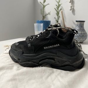Balenciaga triple S